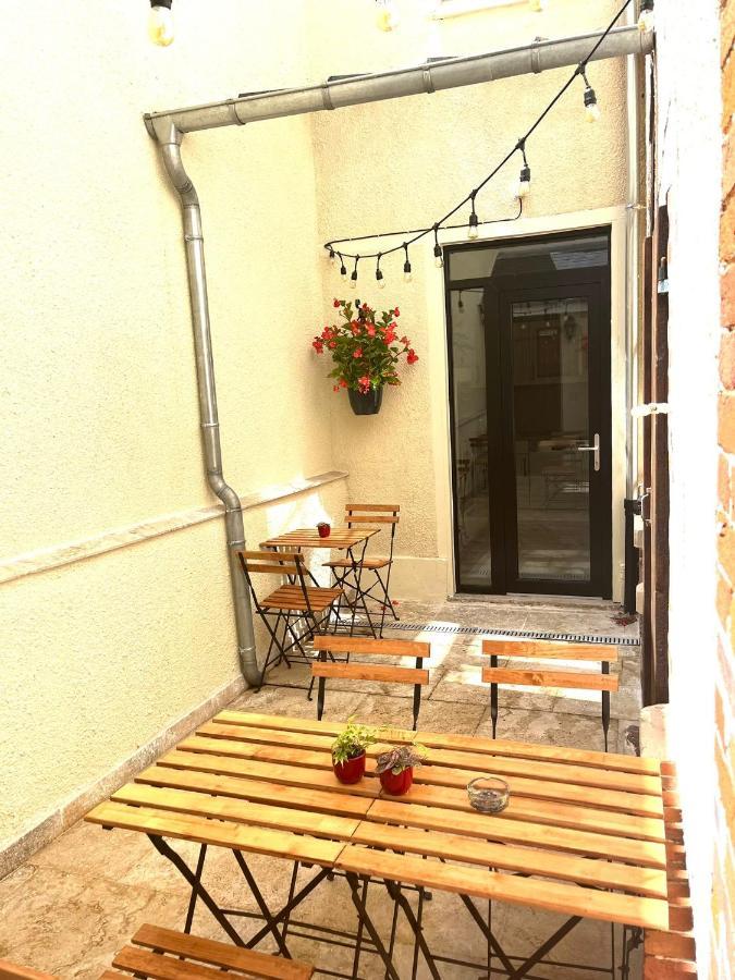 Le Gite De Jean Thevenin, Avec Parking Gratuit Épernay Esterno foto